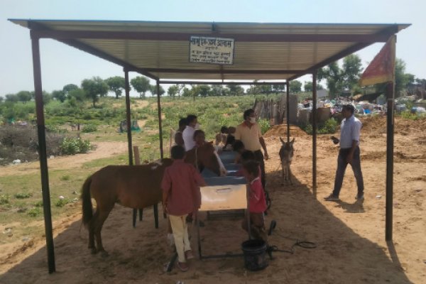 Temporary equine shelter in Churu, Rajasthan Temporary equine shelter in Churu, Rajasthan