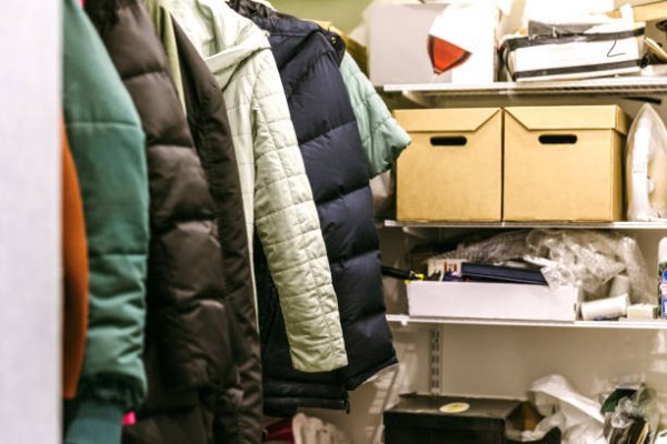 Declutter closet Declutter closet