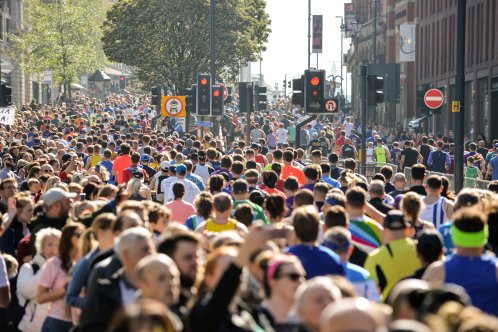Large crowd of runners