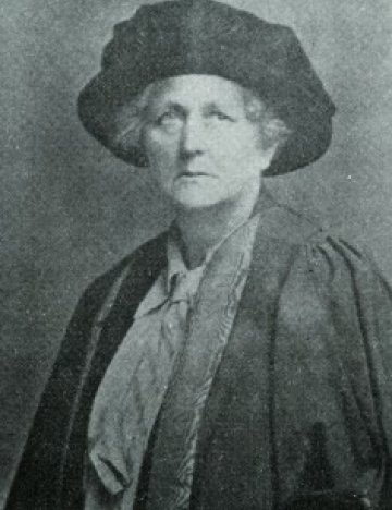 Dr Aleen Cust: the first registered female veterinarian.  Dr Aleen Cust: the first registered female veterinarian.