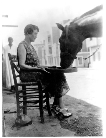 Dorothy Brooke with horse Dorothy Brooke with horse