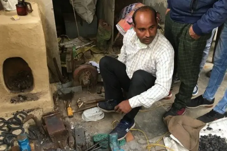 India shoemaking 2 landscape.jpg